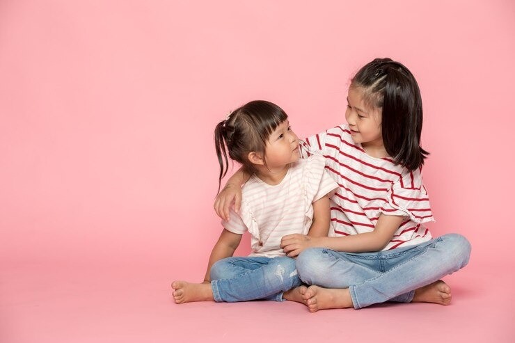 kakak merasa diabaikan, anak sulung terluka batin, parenting adil untuk anak, konflik kakak adik, perhatian anak pertama, luka emosional anak sulung, anak pertama mengalah terus